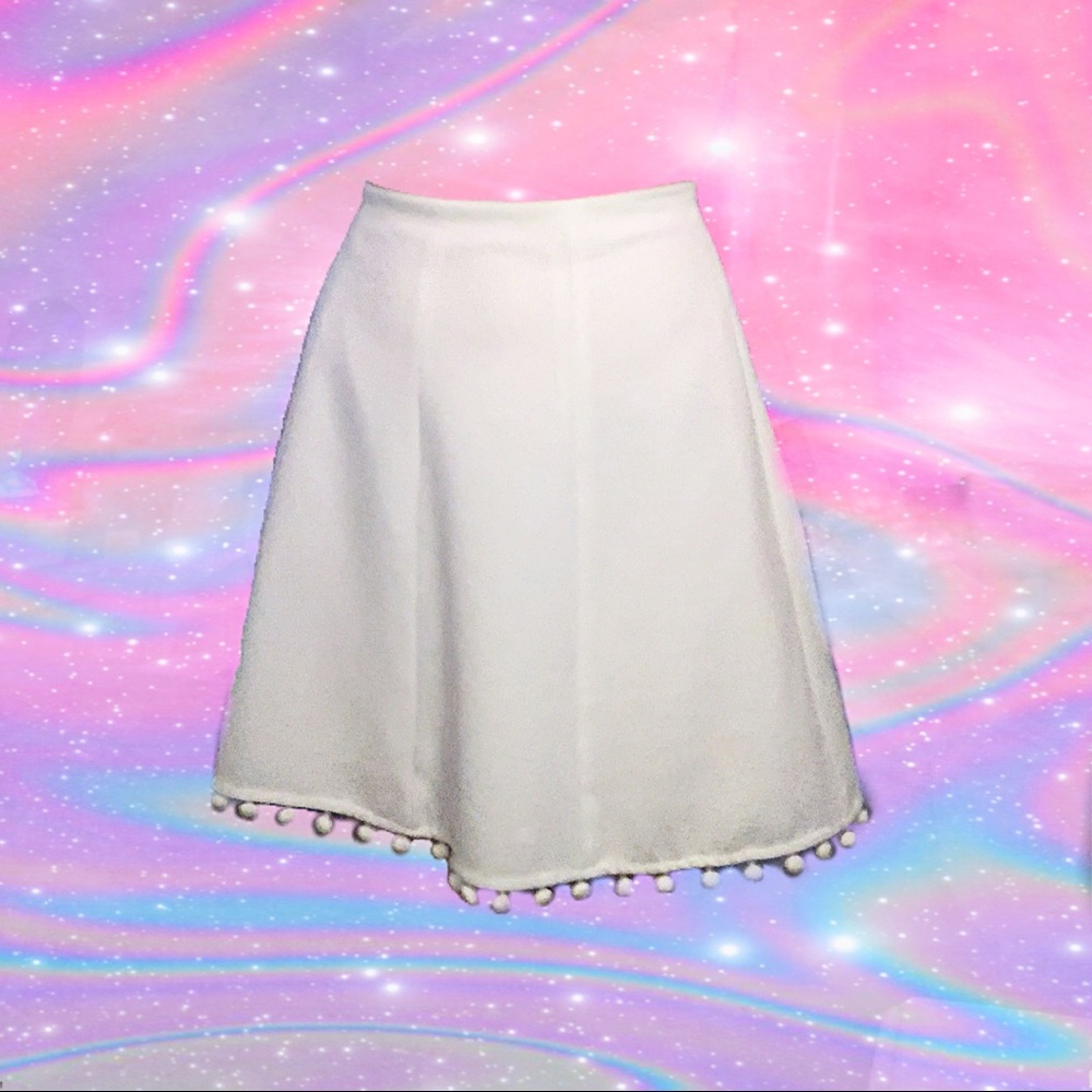 Club Monaco white Pom Pom skirt 🤍🤍